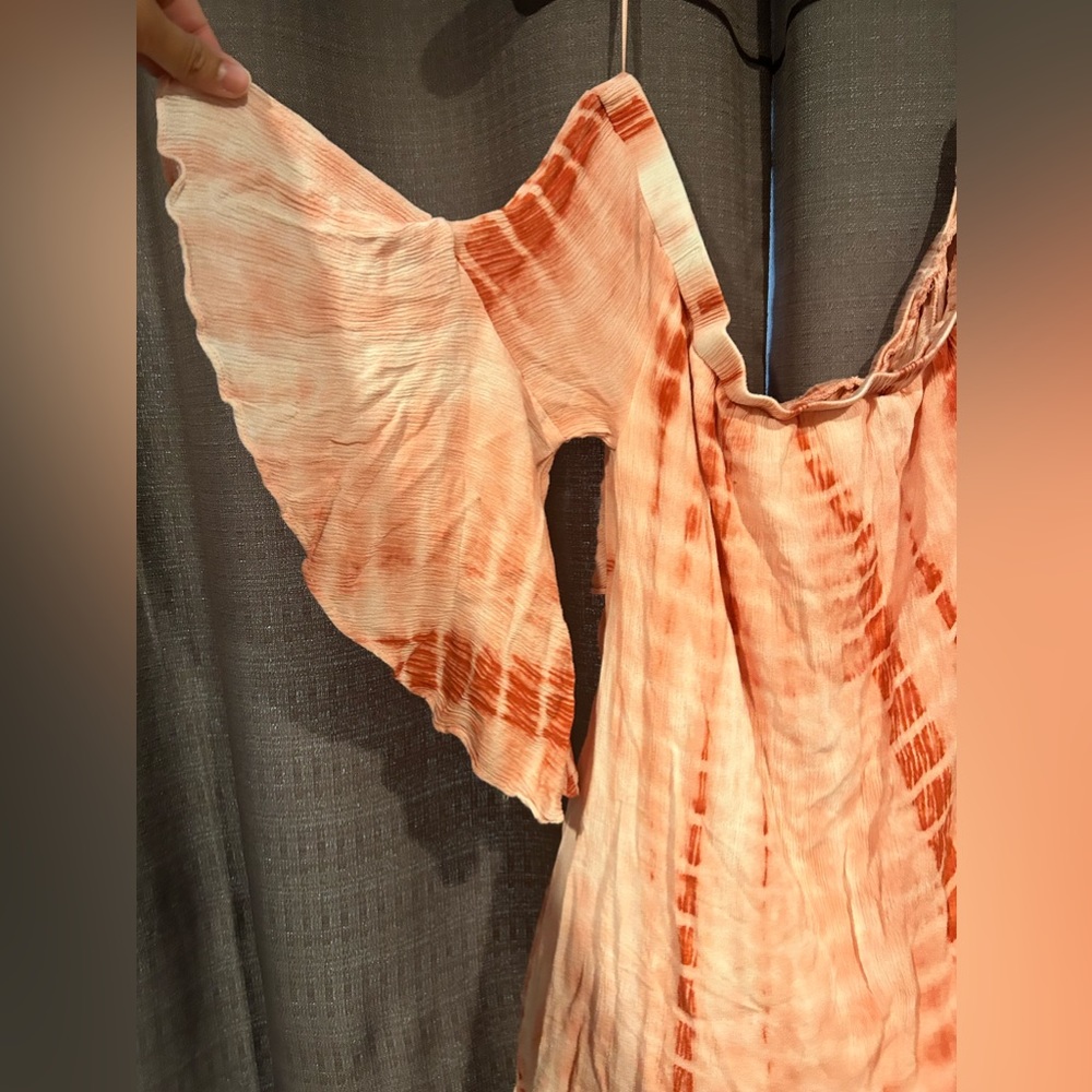 Size L. Tie dye dress. Off the shoulder